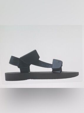 Burberry, NWTs in box & dust cover navy Sport Sandal with Adjustable Straps sz 8